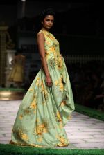 Model walk the ramp for Shantanu Goenka at Wills India Fashion Week 2011 on 10th Oct 2011 (192).JPG